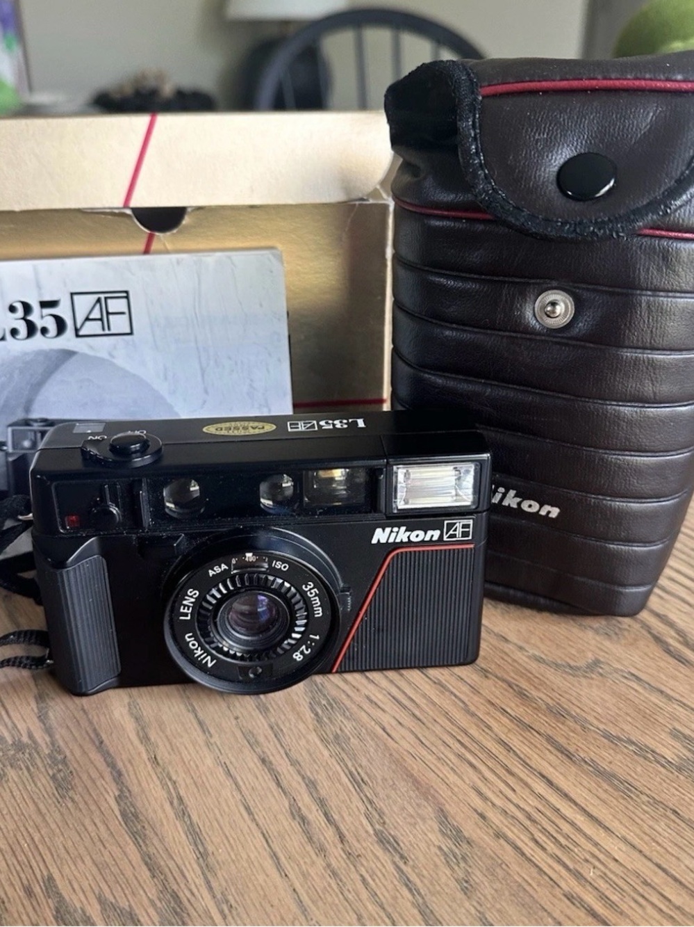 Nikon L35AF 35mm PIKAICHI Point & Shoot Film Camera w box and pouch